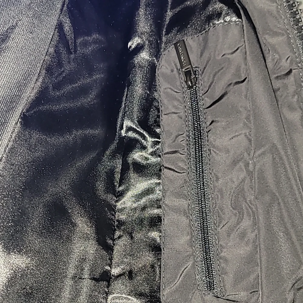 Calvin Klein Black Puffer Vest with Diamond Quilting and High Collar - Picture 11 of 14